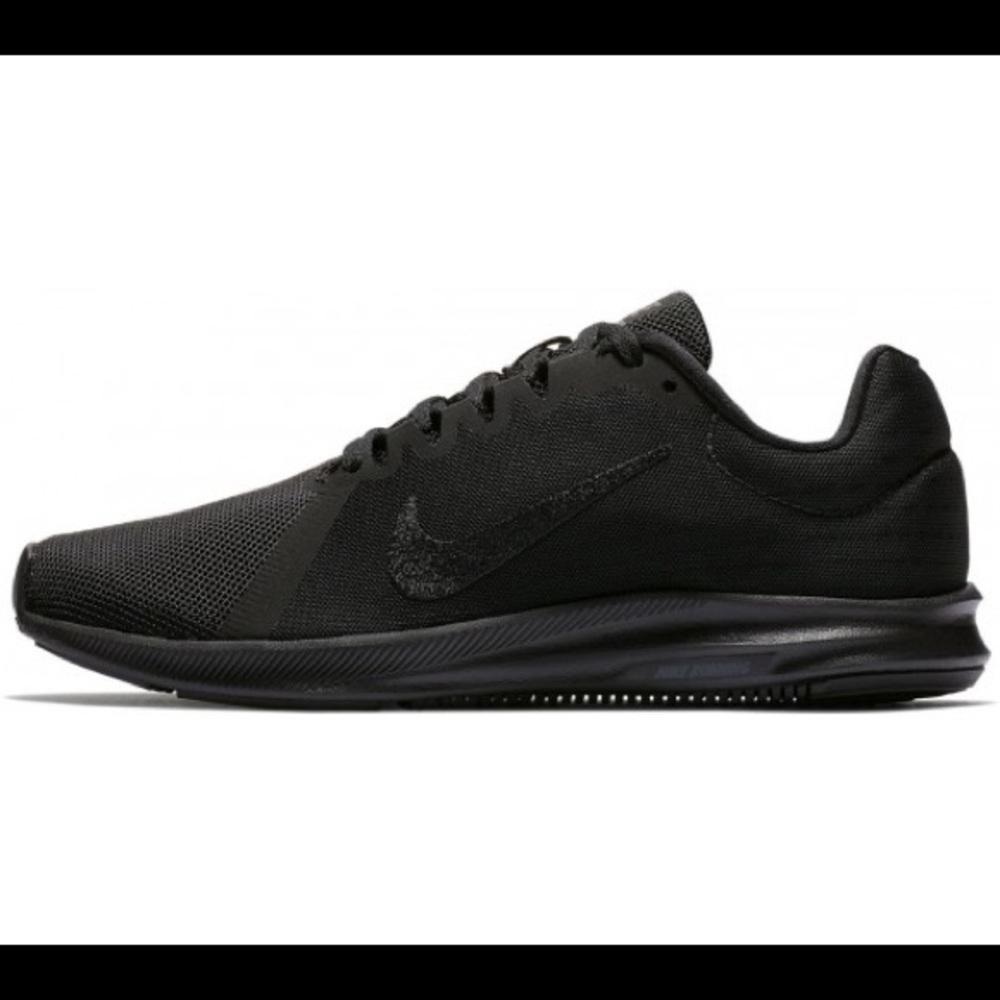 BNIB Nike Women’s Sneakers Size 8
